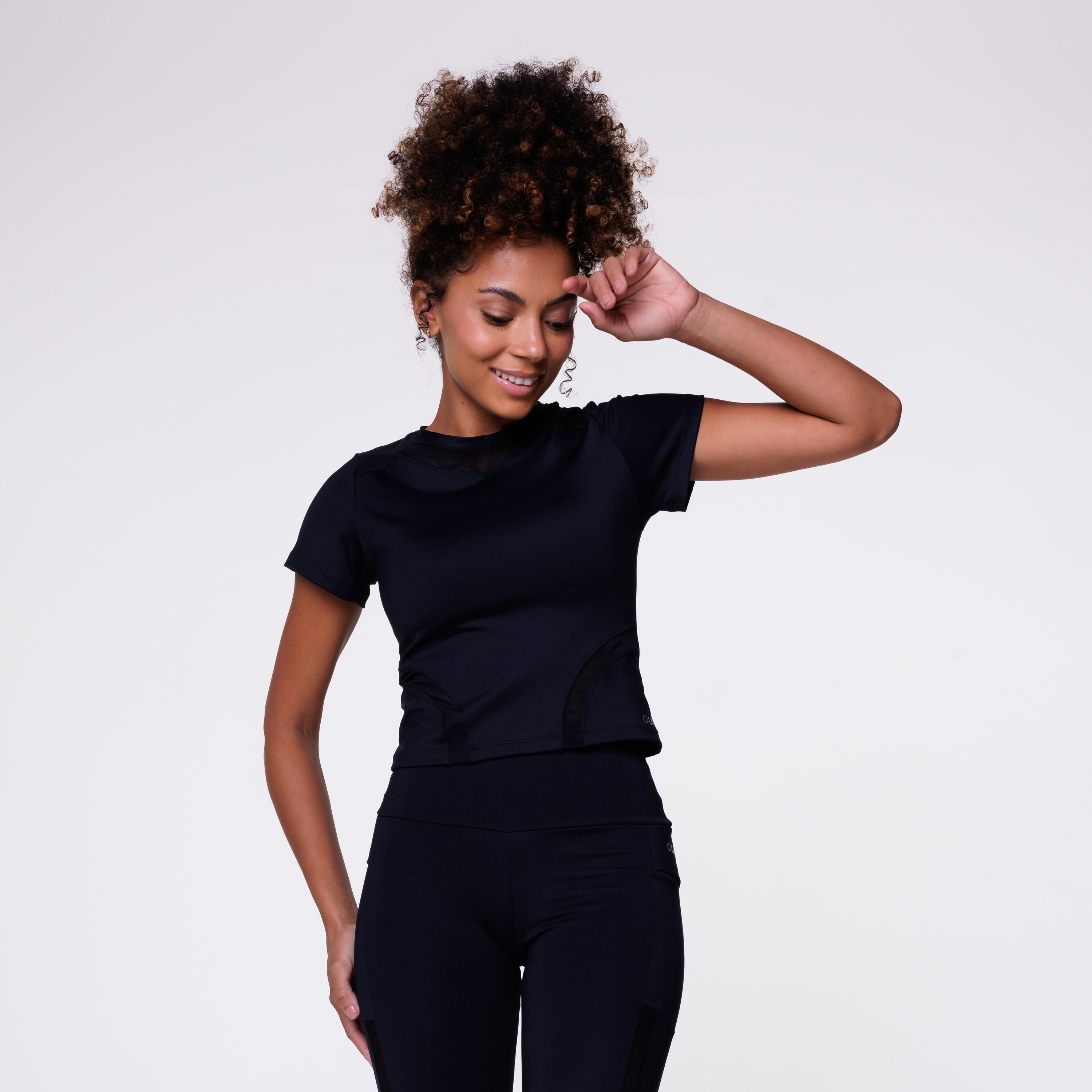 Cropped Recortes em Tule